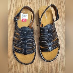 Naturalizer Black Sandals with Side Buckle and Elastic Size 9.5 US, NWT